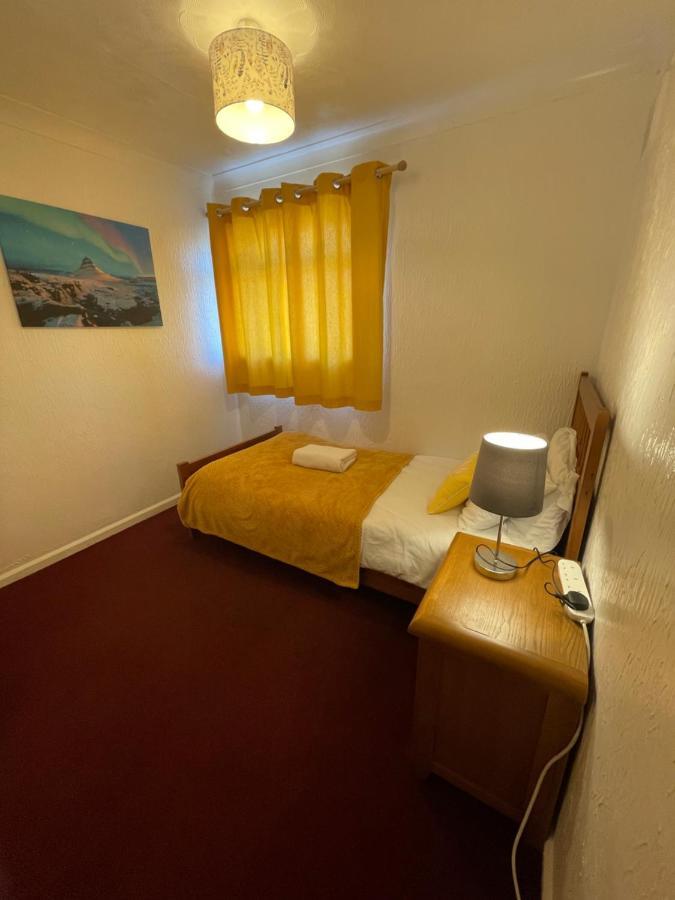 Holiday Home Cardiff City Sleeps 7 Экстерьер фото