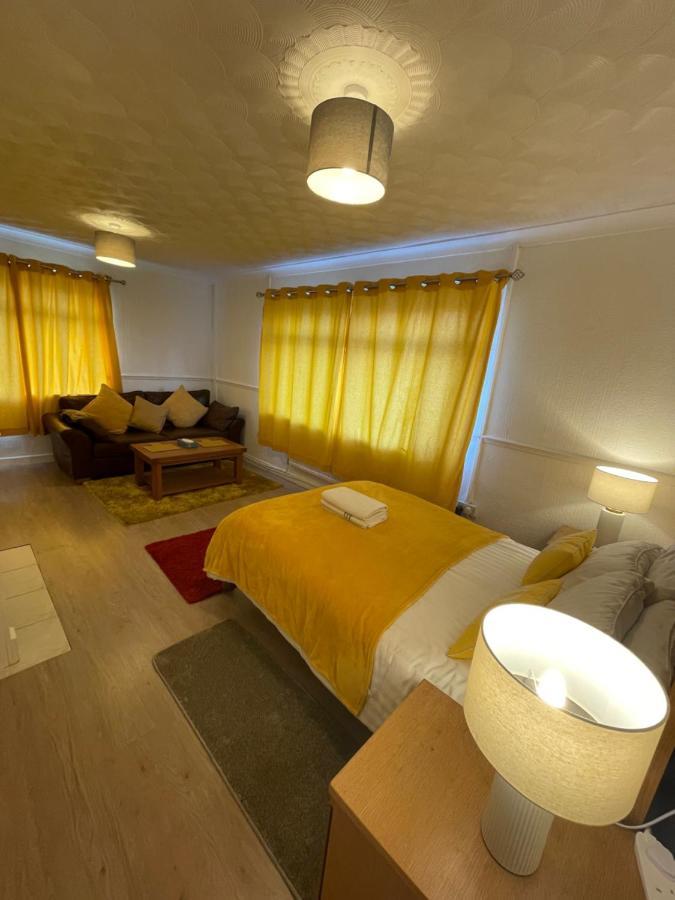 Holiday Home Cardiff City Sleeps 7 Экстерьер фото