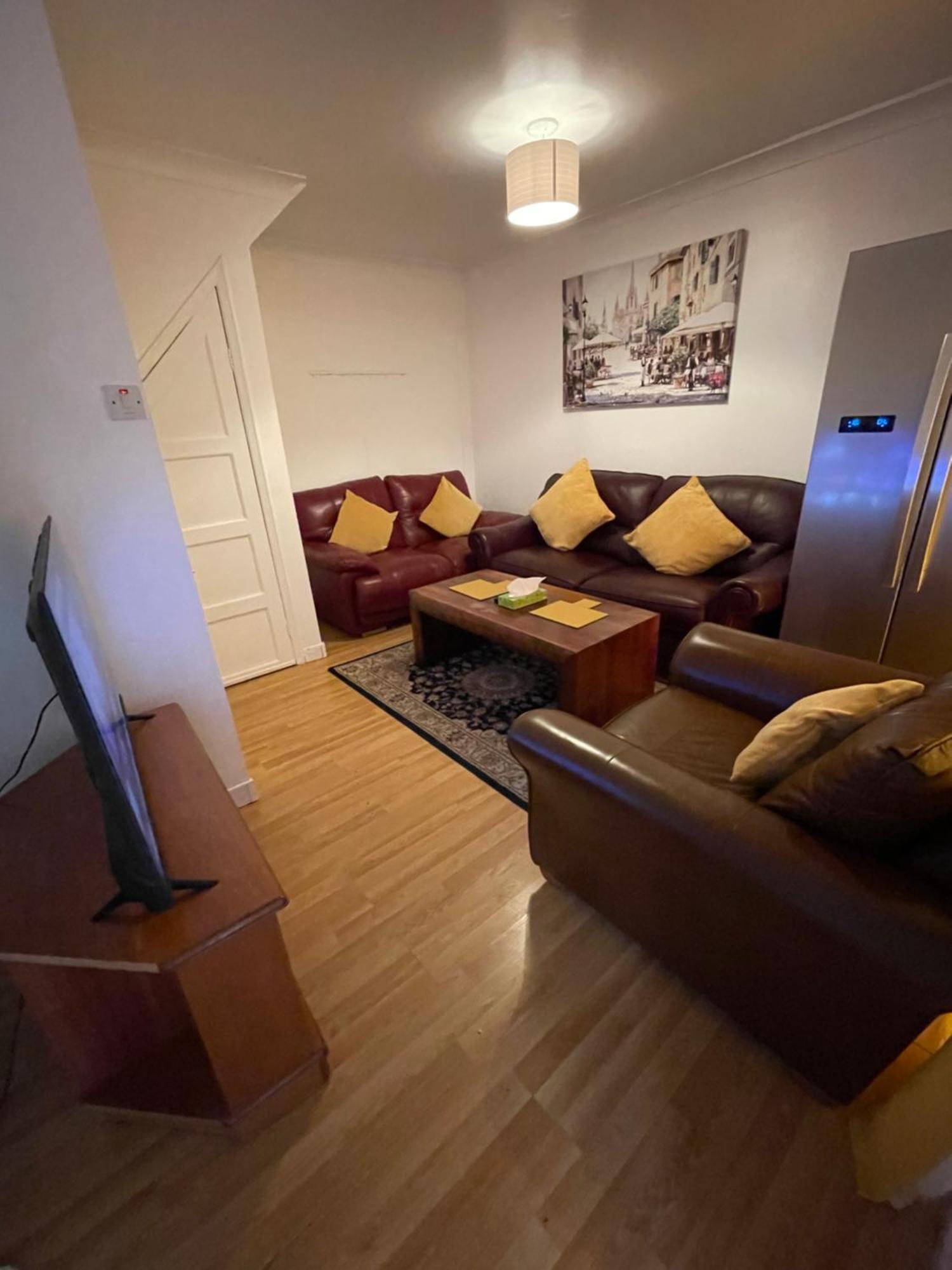 Holiday Home Cardiff City Sleeps 7 Экстерьер фото
