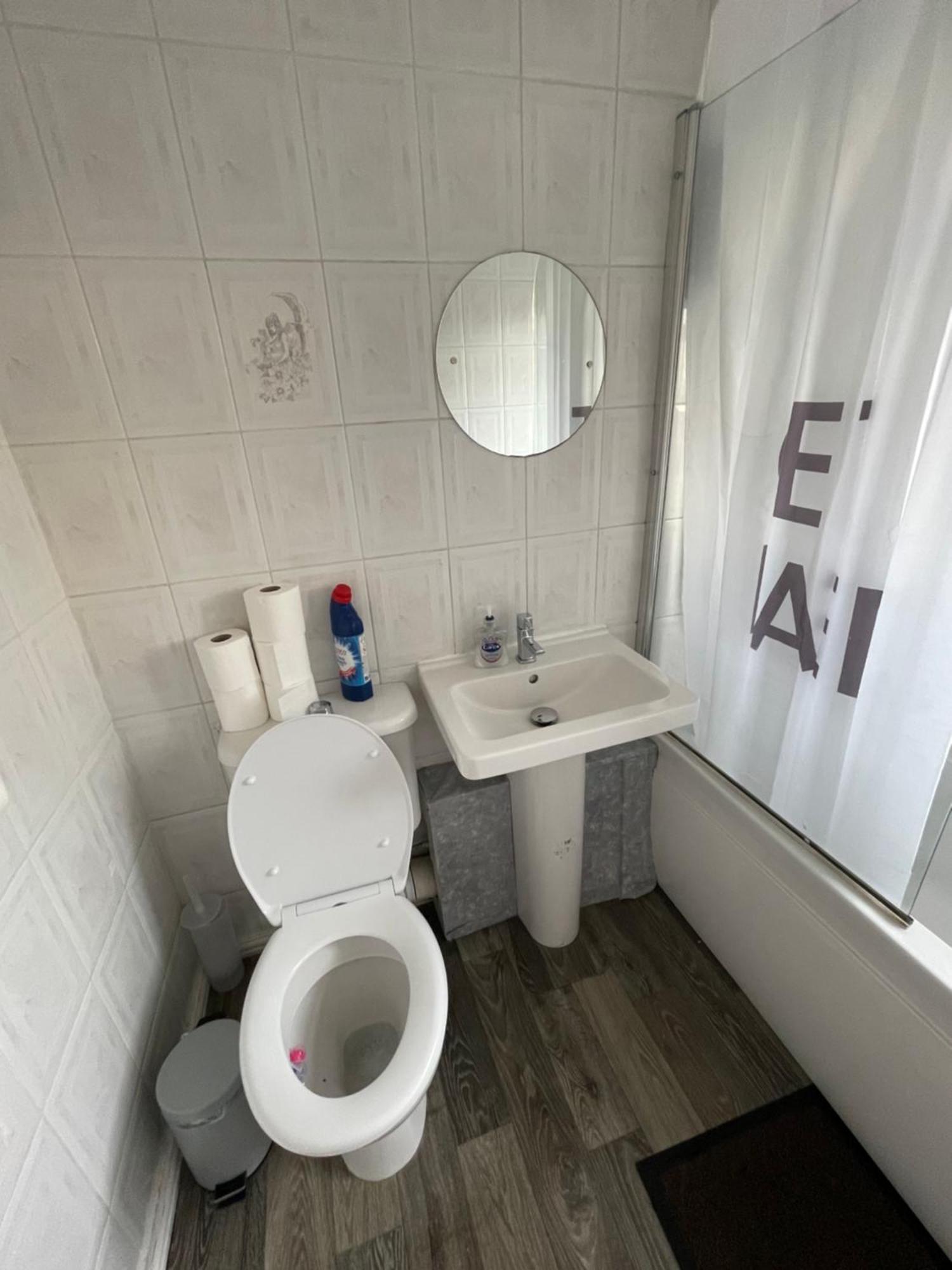 Holiday Home Cardiff City Sleeps 7 Экстерьер фото